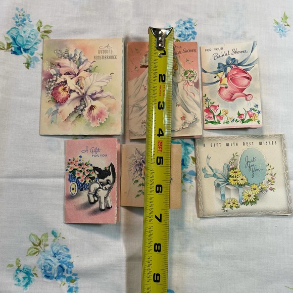 Lot of Kitsch Shower Cards and Wedding Cards - Picture 5 of 10